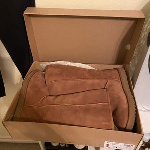 Tall Brown Uggs Womens size 11.